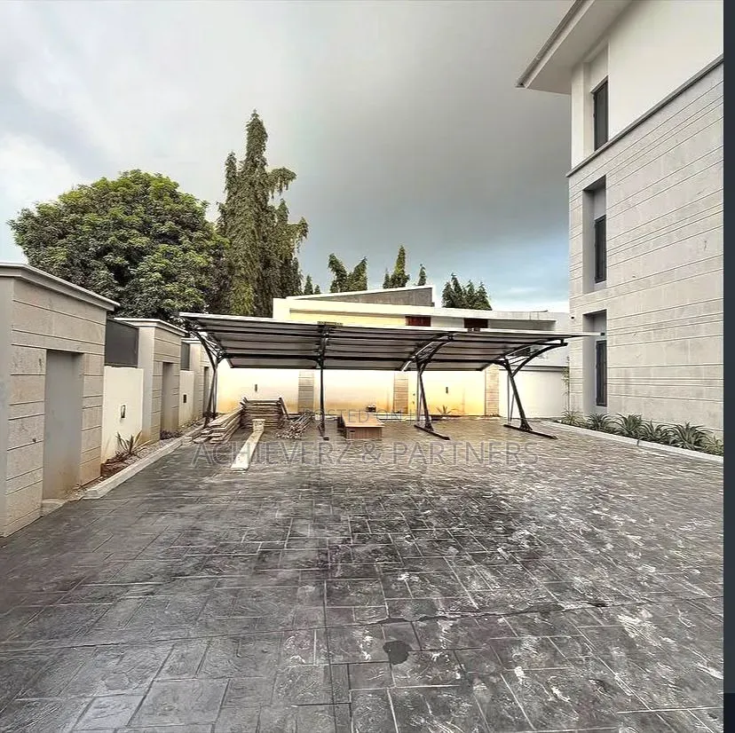 7bdrm Mansion in Maitama for sale in Maitama