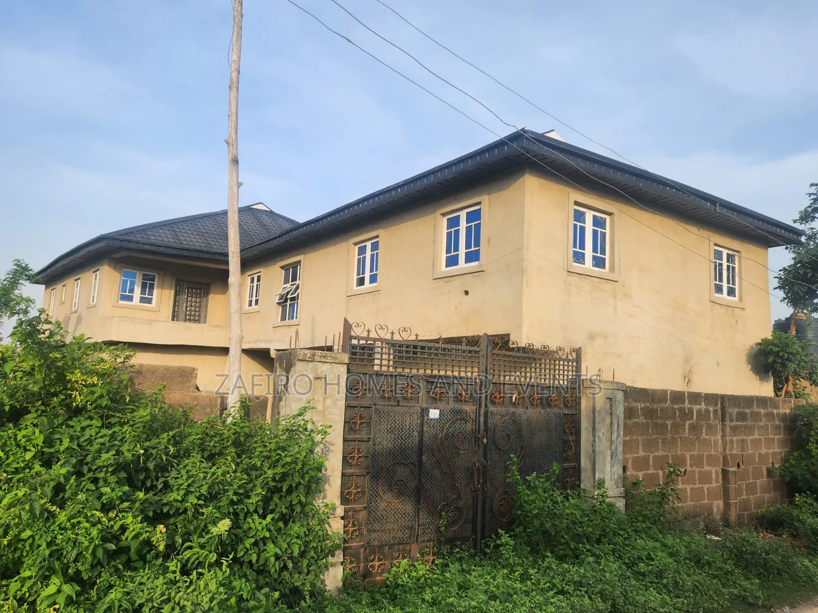 10bdrm Duplex in Golden Estate, Ibadan for sale in Ibadan
