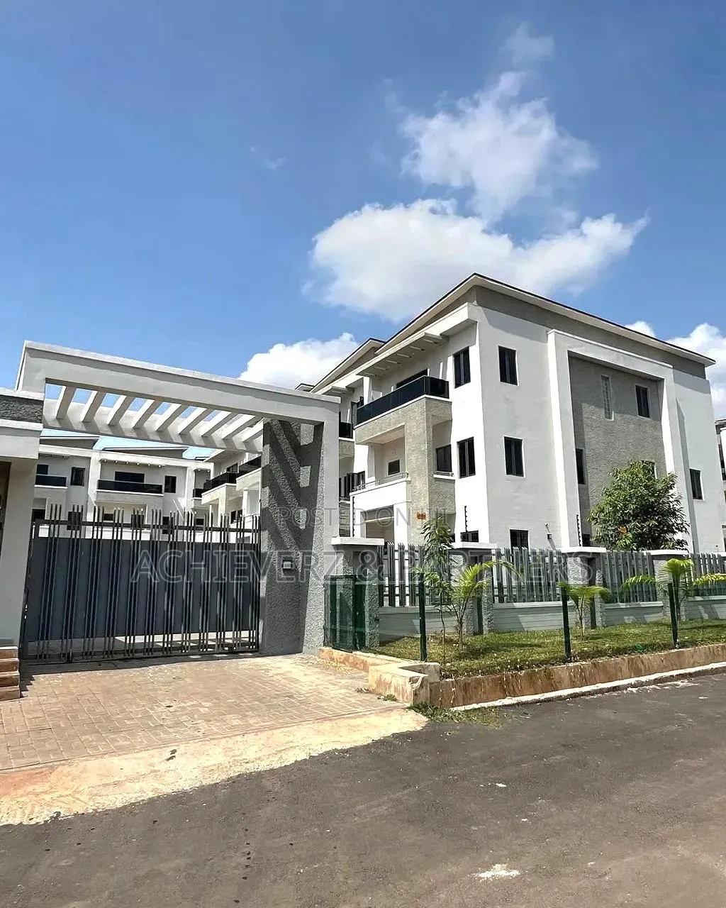3bdrm Block of Flats in Durumi for sale in Durumi
