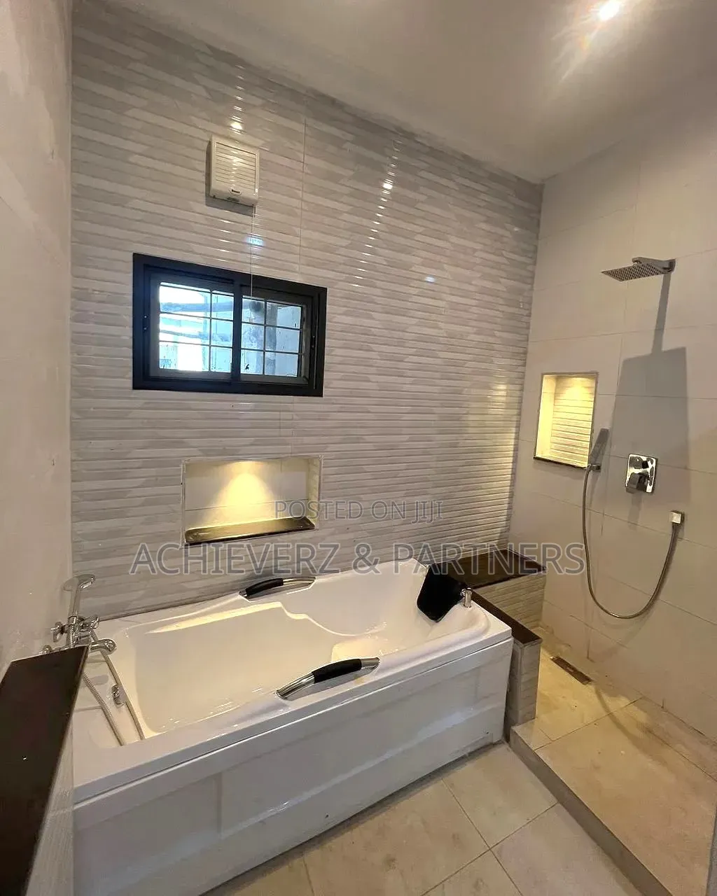 3bdrm Block of Flats in Durumi for sale in Durumi