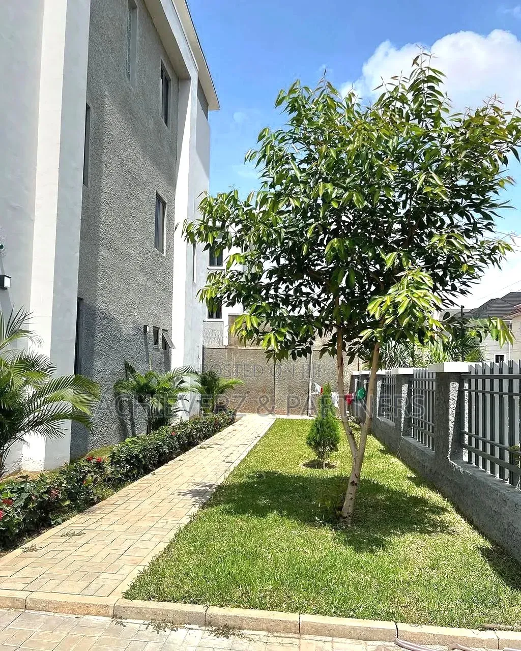 3bdrm Block of Flats in Durumi for sale in Durumi