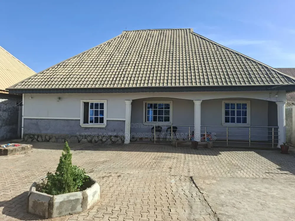 3bdrm Bungalow in Janruwa By Yakowa, Kaduna / Kaduna State for sale in Kaduna / Kaduna State