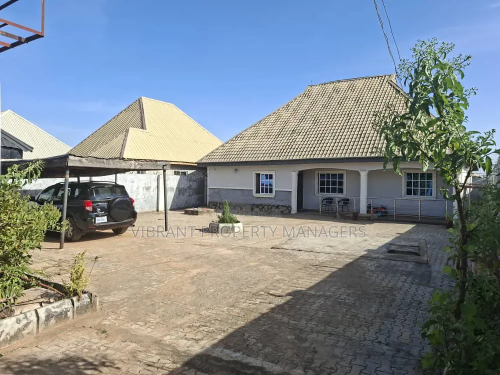 3bdrm Bungalow in Janruwa By Yakowa, Kaduna / Kaduna State for sale in Kaduna / Kaduna State