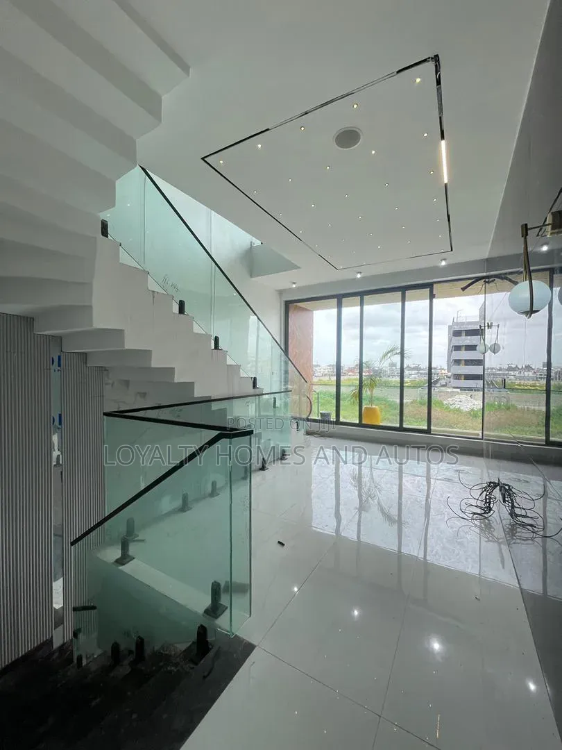 4bdrm Duplex in Lekki Phase 1 for sale in Lekki Phase 1