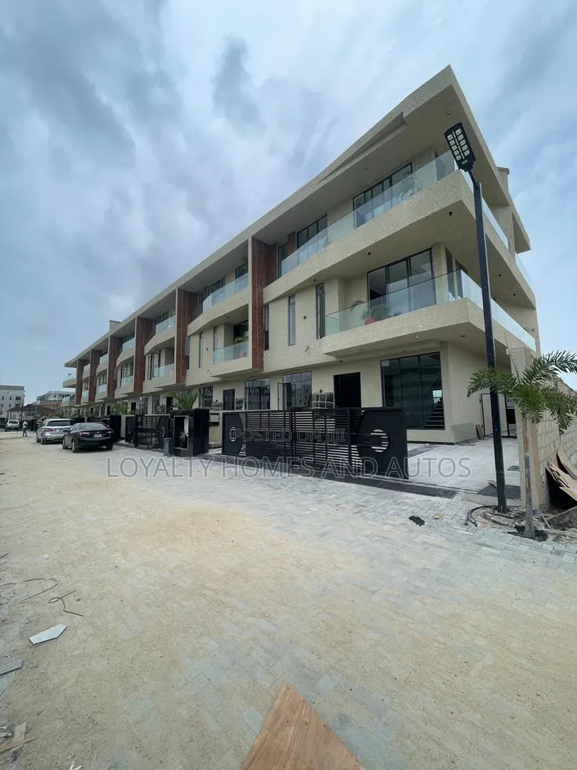 4bdrm Duplex in Lekki Phase 1 for sale in Lekki Phase 1