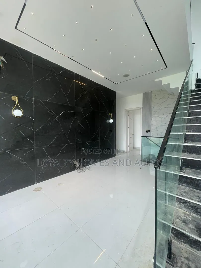 4bdrm Duplex in Lekki Phase 1 for sale in Lekki Phase 1
