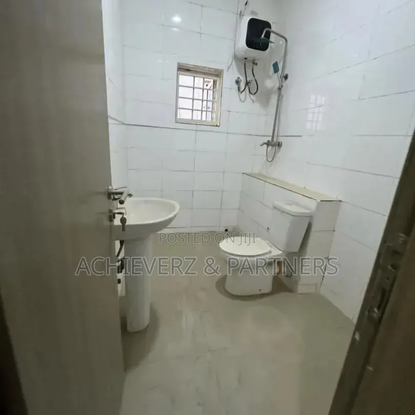 5bdrm Duplex in Guzape District for sale in Guzape District