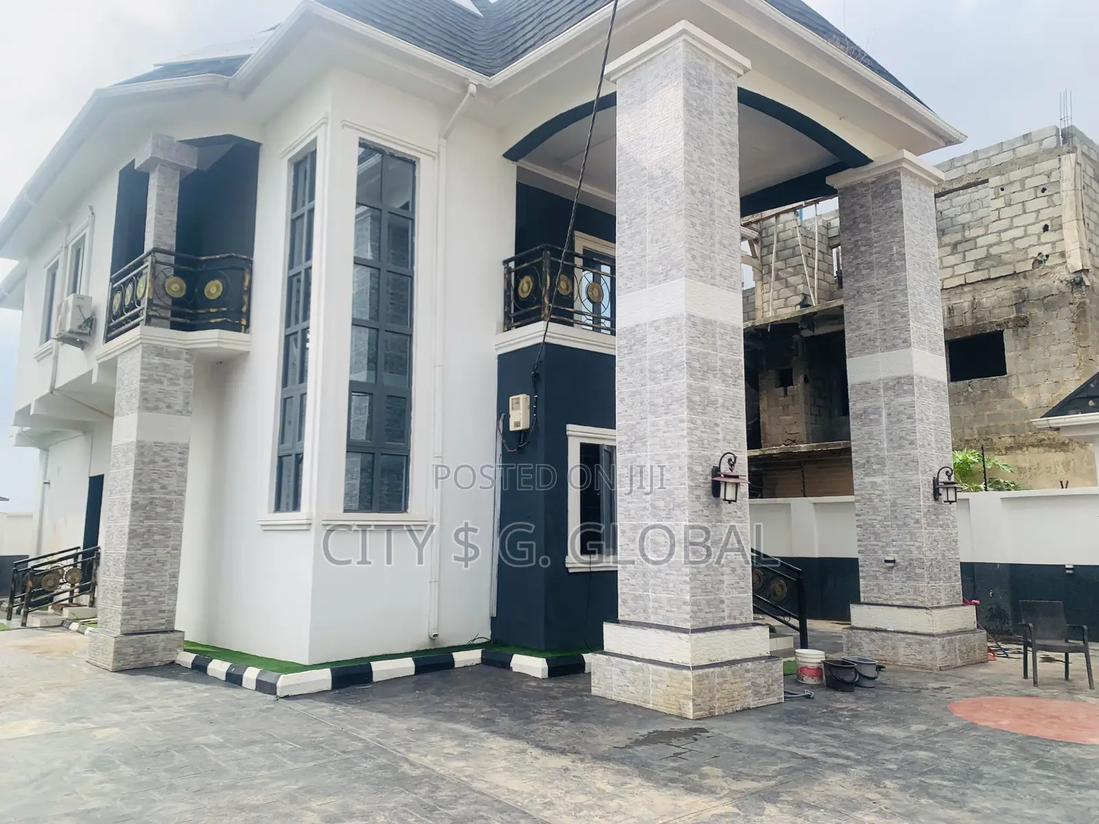 Fully Detached 4 Bedroom With the Properties Inside in Kubwa