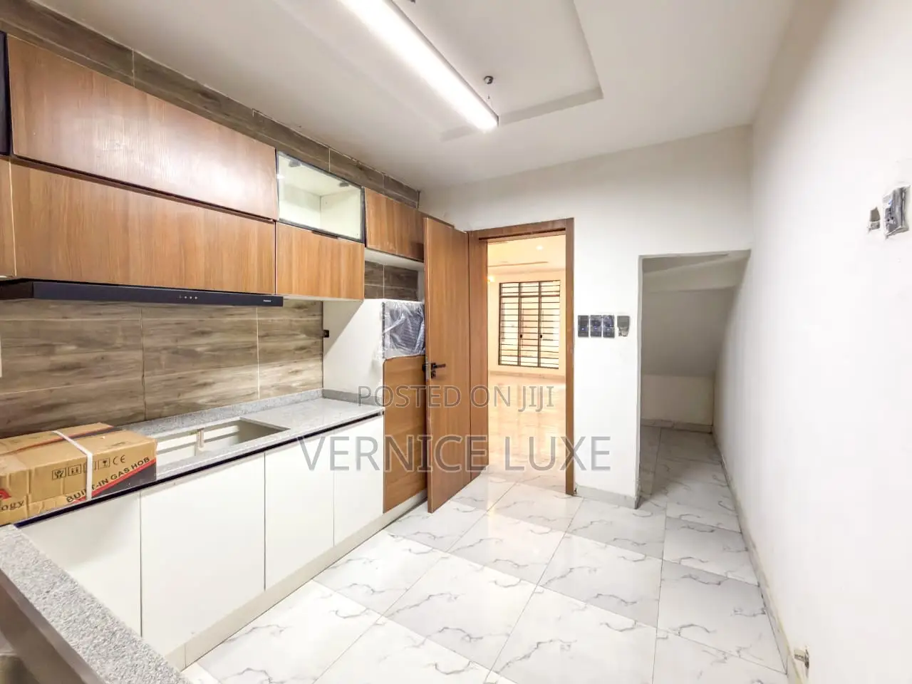 4bdrm Townhouse/Terrace in Chevron for sale in Chevron
