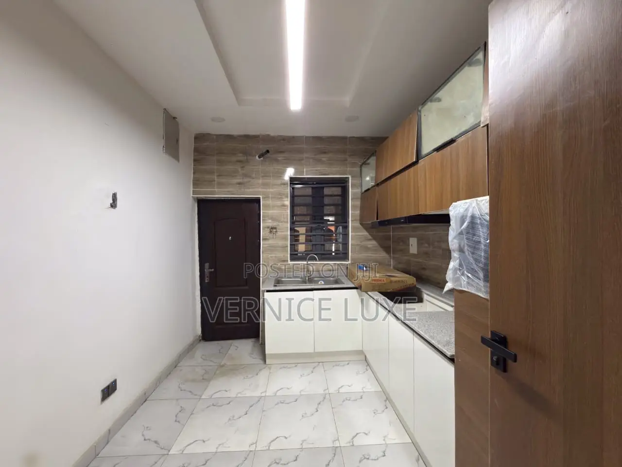 4bdrm Townhouse/Terrace in Chevron for sale in Chevron