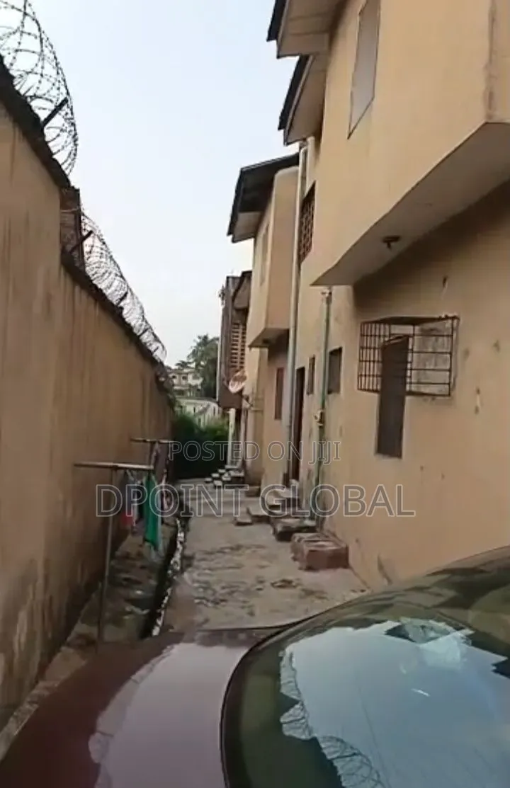 12bdrm Block of Flats in Not Estate, Cement for sale in Cement