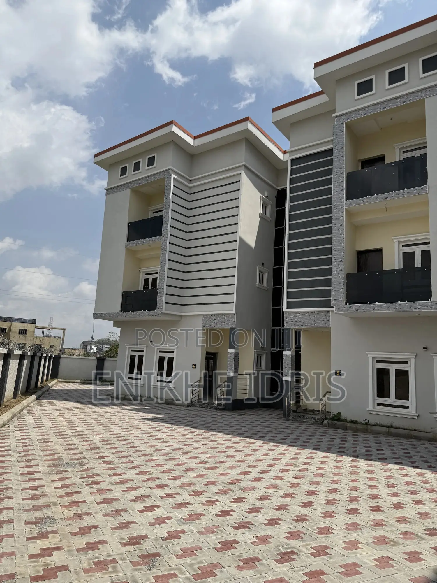 4bdrm Townhouse/Terrace in Guzape Main for sale in Guzape District