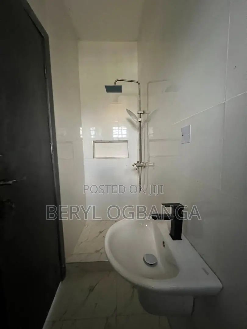 2bdrm Apartment in Abraham Adesanya Estate for rent in Abraham Adesanya Estate