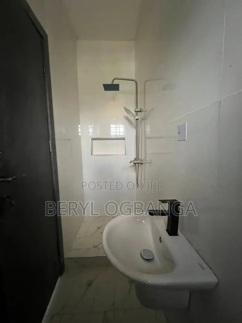 2bdrm Apartment in Abraham Adesanya Estate for rent in Abraham Adesanya Estate