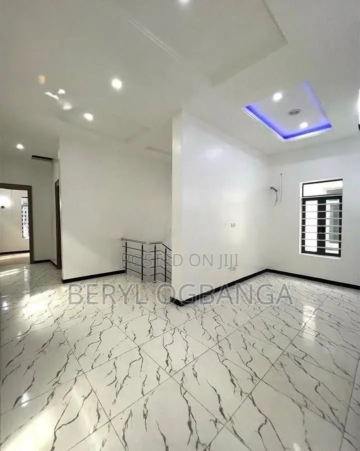 5bdrm Duplex in Lekki Phase 2 for rent in Lekki Phase 2
