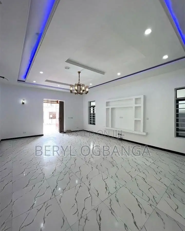 5bdrm Duplex in Lekki Phase 2 for rent in Lekki Phase 2