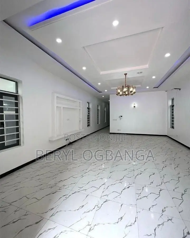 5bdrm Duplex in Lekki Phase 2 for rent in Lekki Phase 2