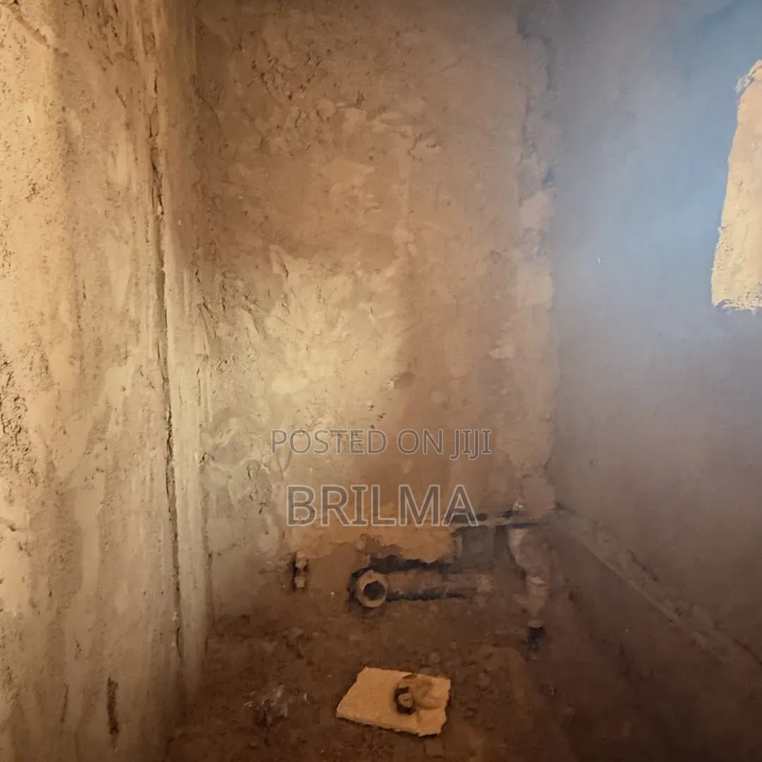 3bdrm Apartment in Kaura for sale in Kaura