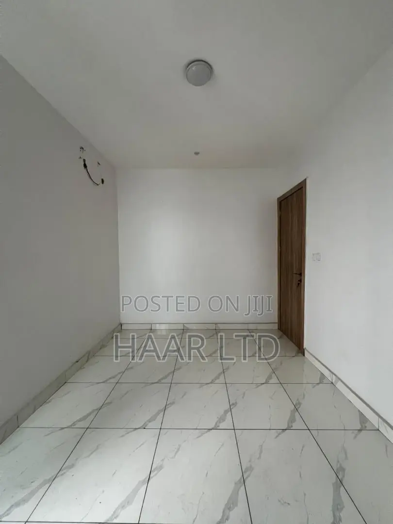 2bdrm Apartment in Chevron for sale in Chevron