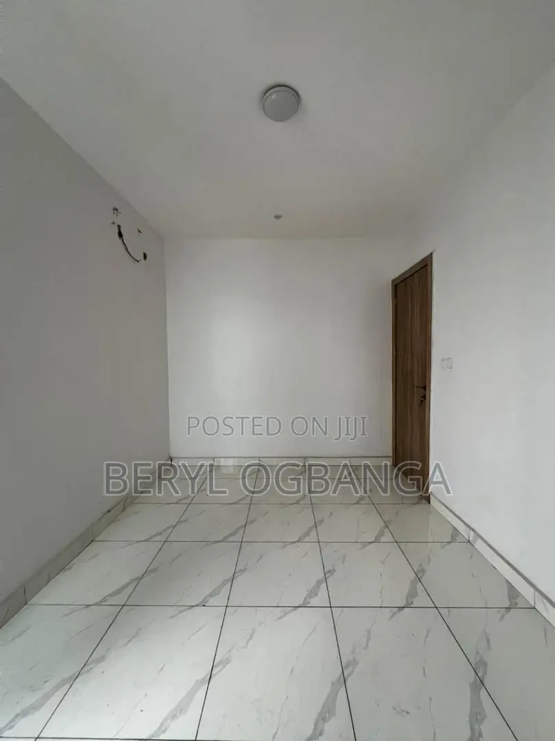2bdrm Apartment in Chevron for sale in Chevron