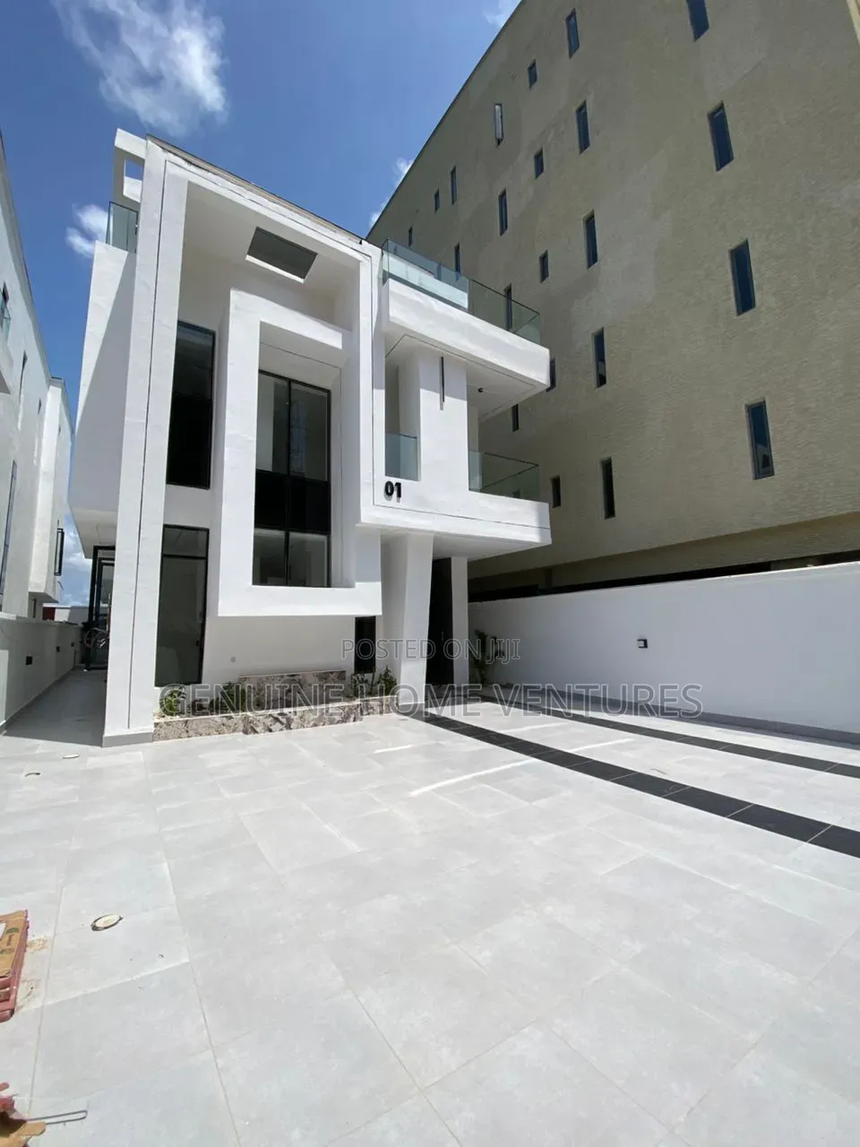 5bdrm Duplex in Lekki Phase 1 for sale in Lekki Phase 1