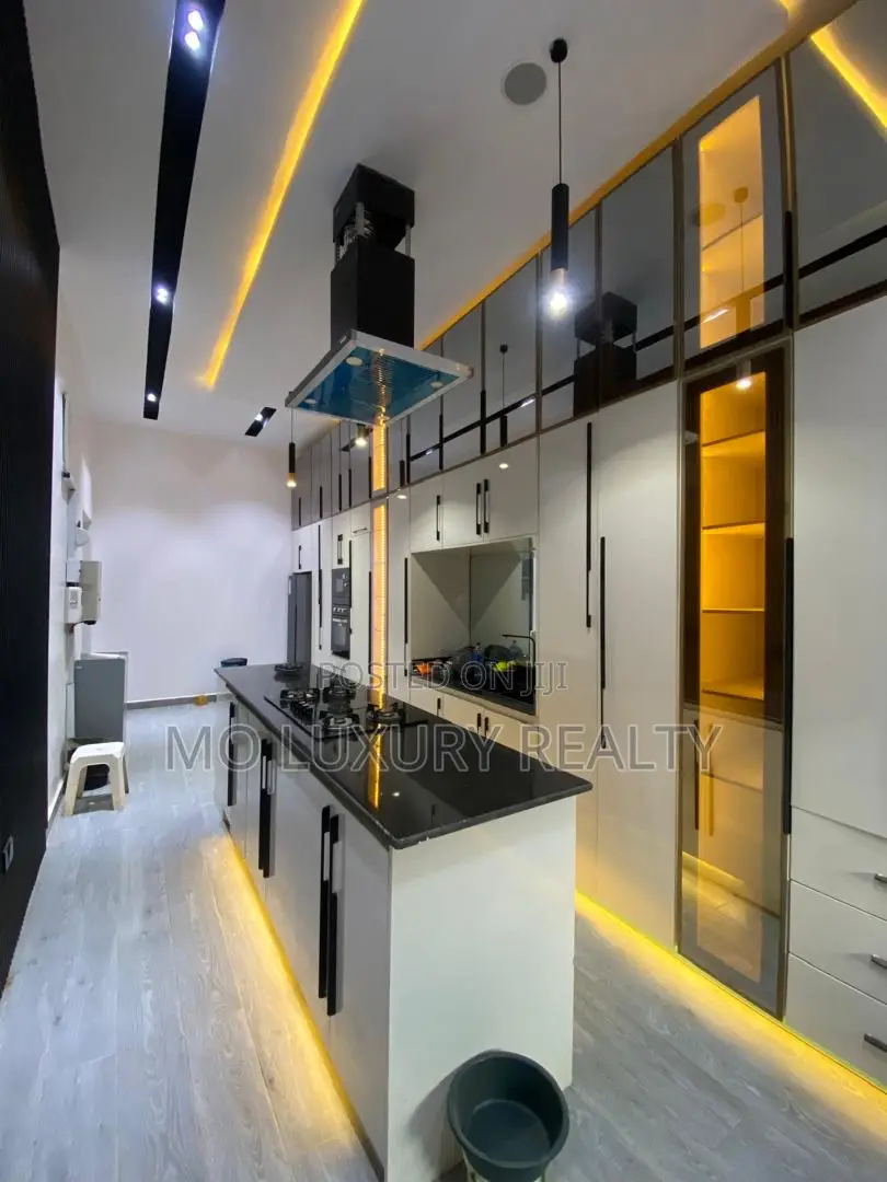 5bdrm Duplex in VGC / Ajah for sale in VGC / Ajah