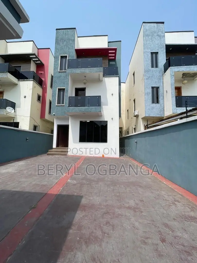 5bdrm Duplex in Ikota for rent in Ikota