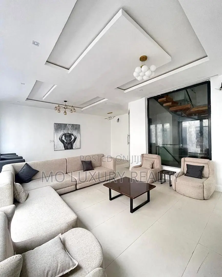 Furnished 5bdrm Townhouse/Terrace in Chevron for sale in Chevron
