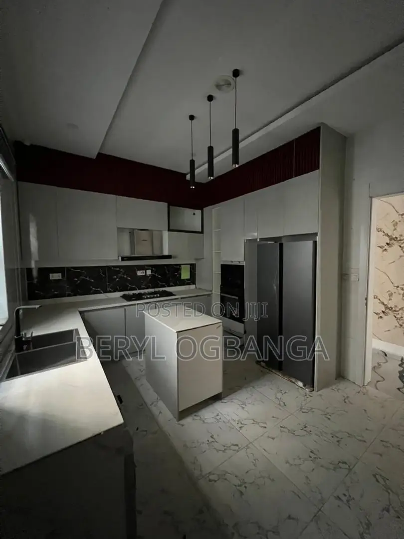 4bdrm Duplex in Lekki Phase 2 for rent in Lekki Phase 2