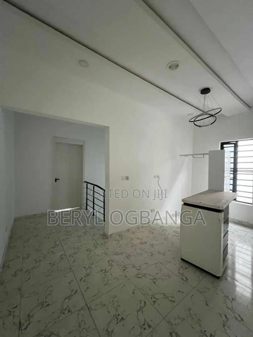 4bdrm Duplex in Lekki Phase 2 for rent in Lekki Phase 2
