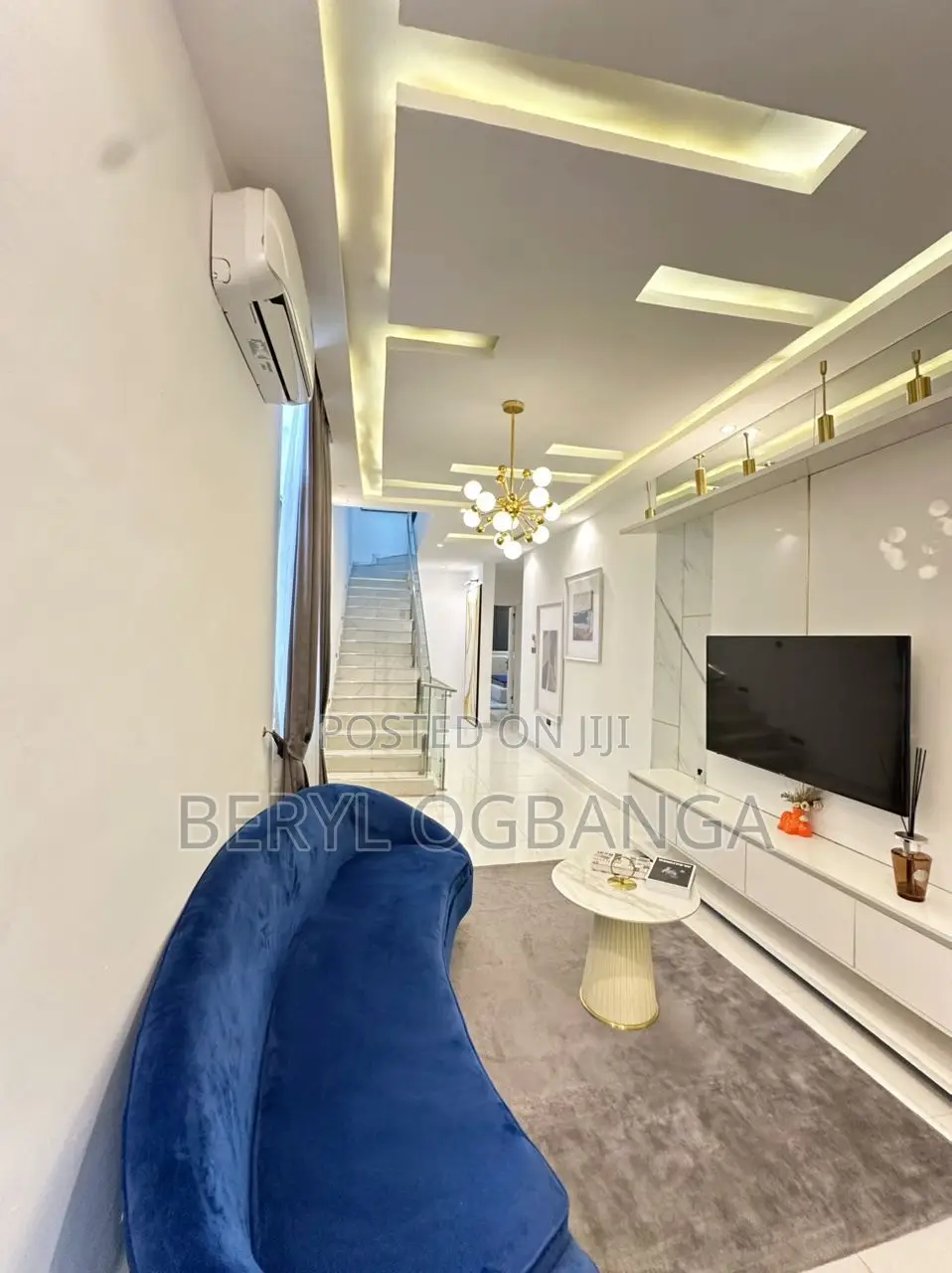 5bdrm Duplex in Idado for rent in Idado