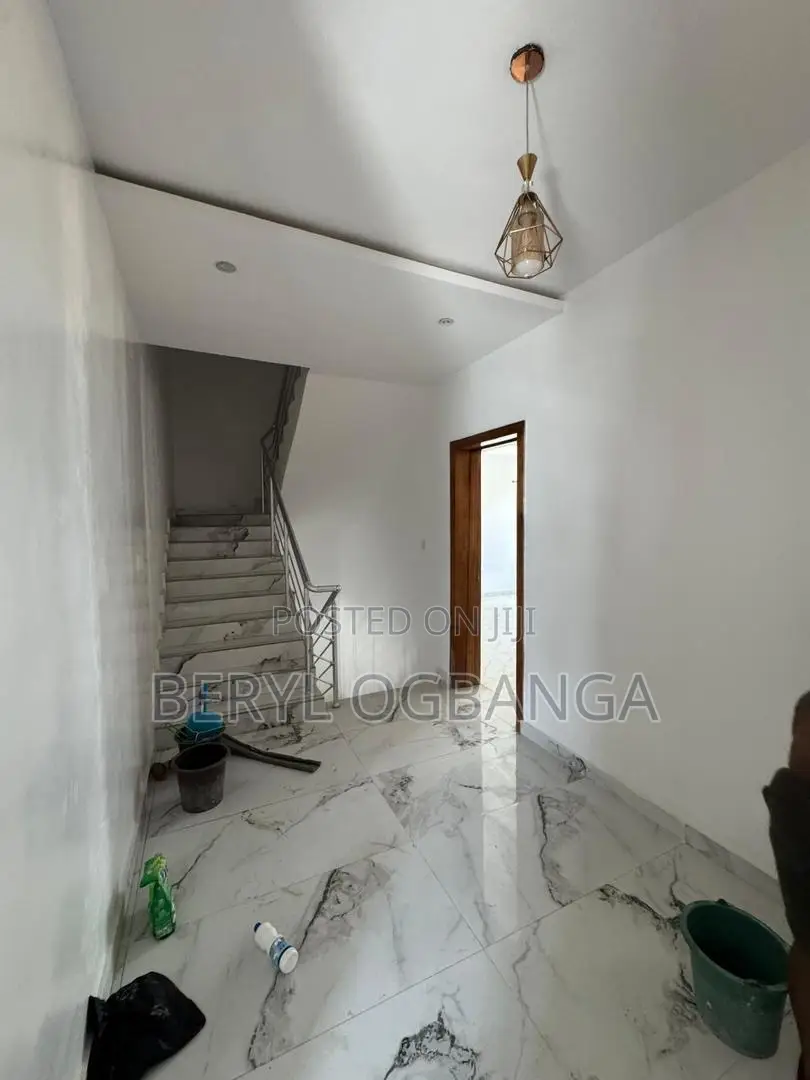 5bdrm Duplex in Ikate for rent in Ikate