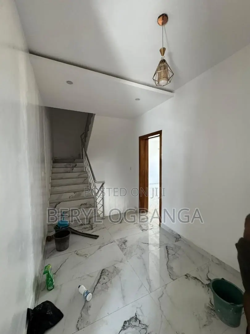 5bdrm Duplex in Ikate for rent in Ikate