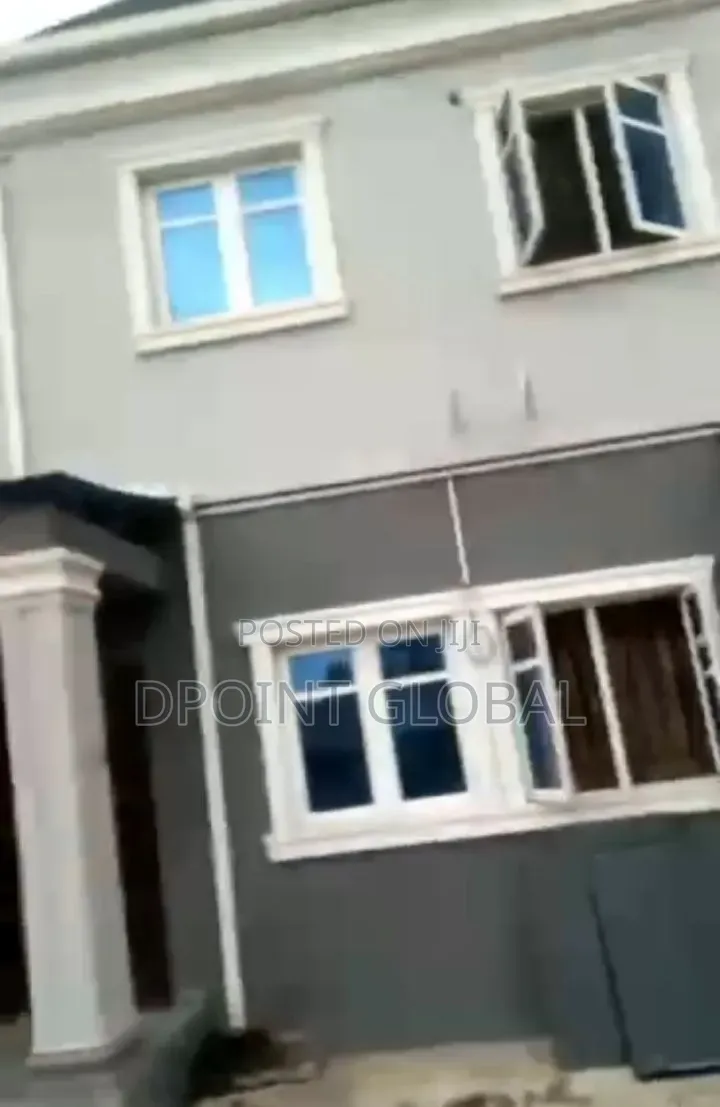 10bdrm Duplex in In Estate, Egbeda for sale in Egbeda