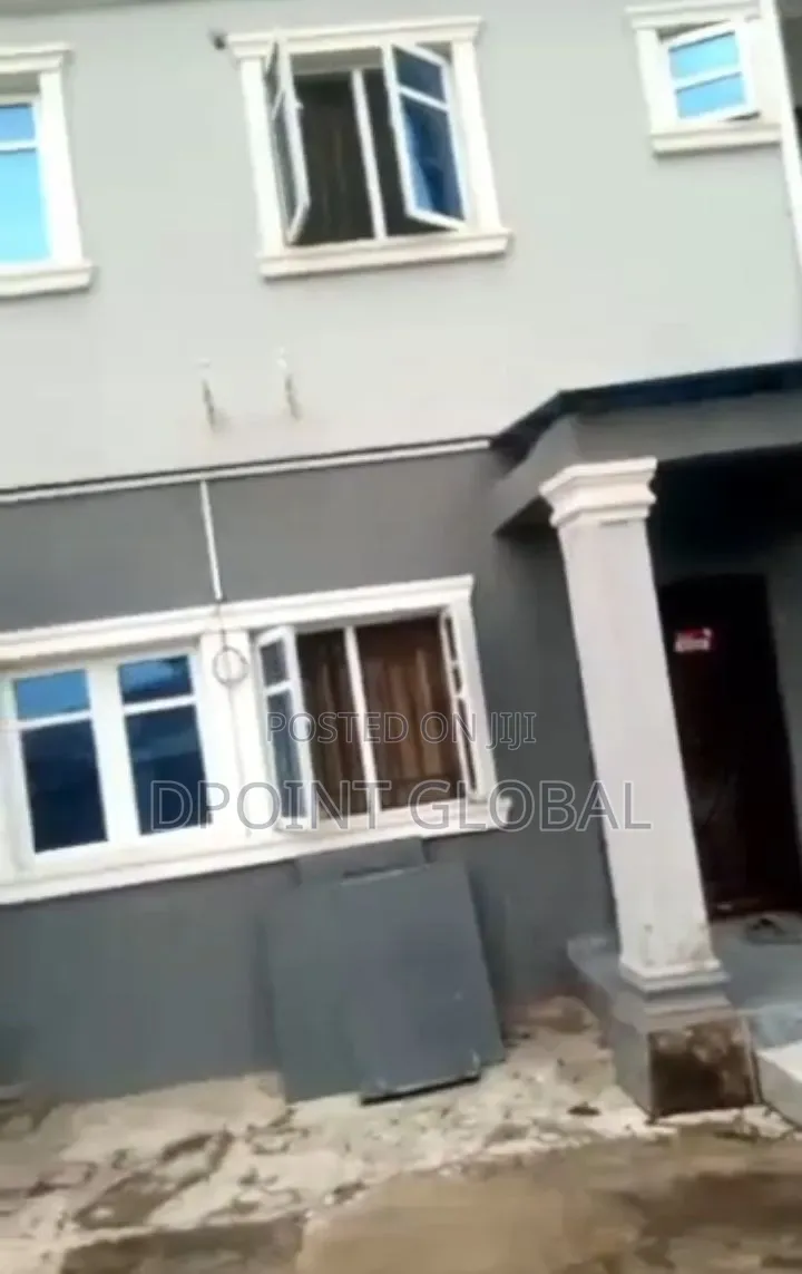 10bdrm Duplex in In Estate, Egbeda for sale in Egbeda