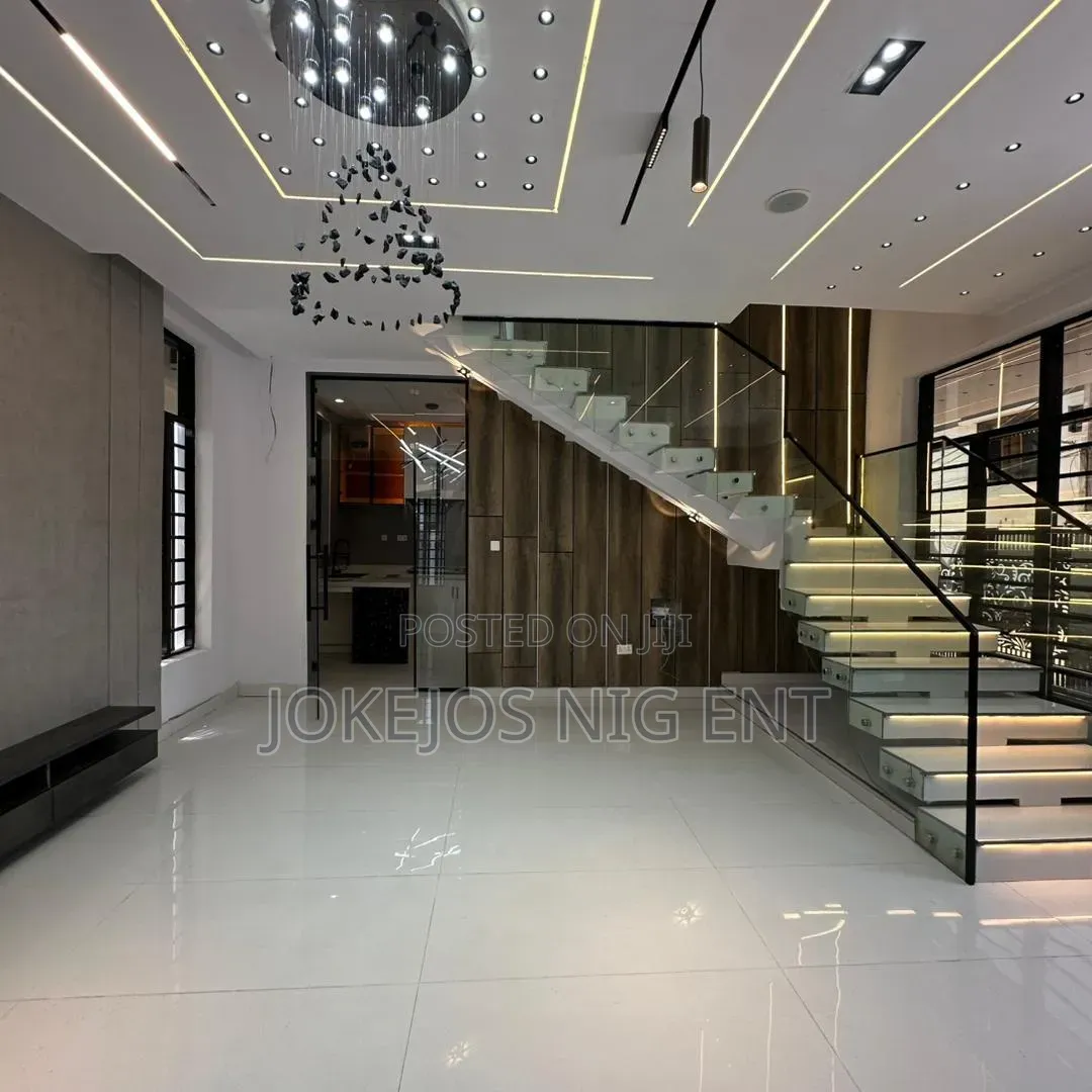 4bdrm Duplex in Ikota Gra for sale in Ikota
