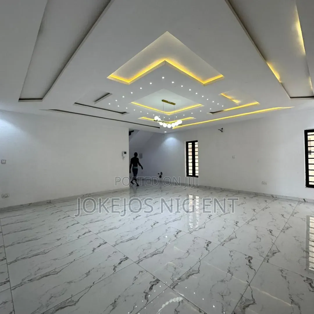 4bdrm Duplex in Ikota Gra for sale in Ikota