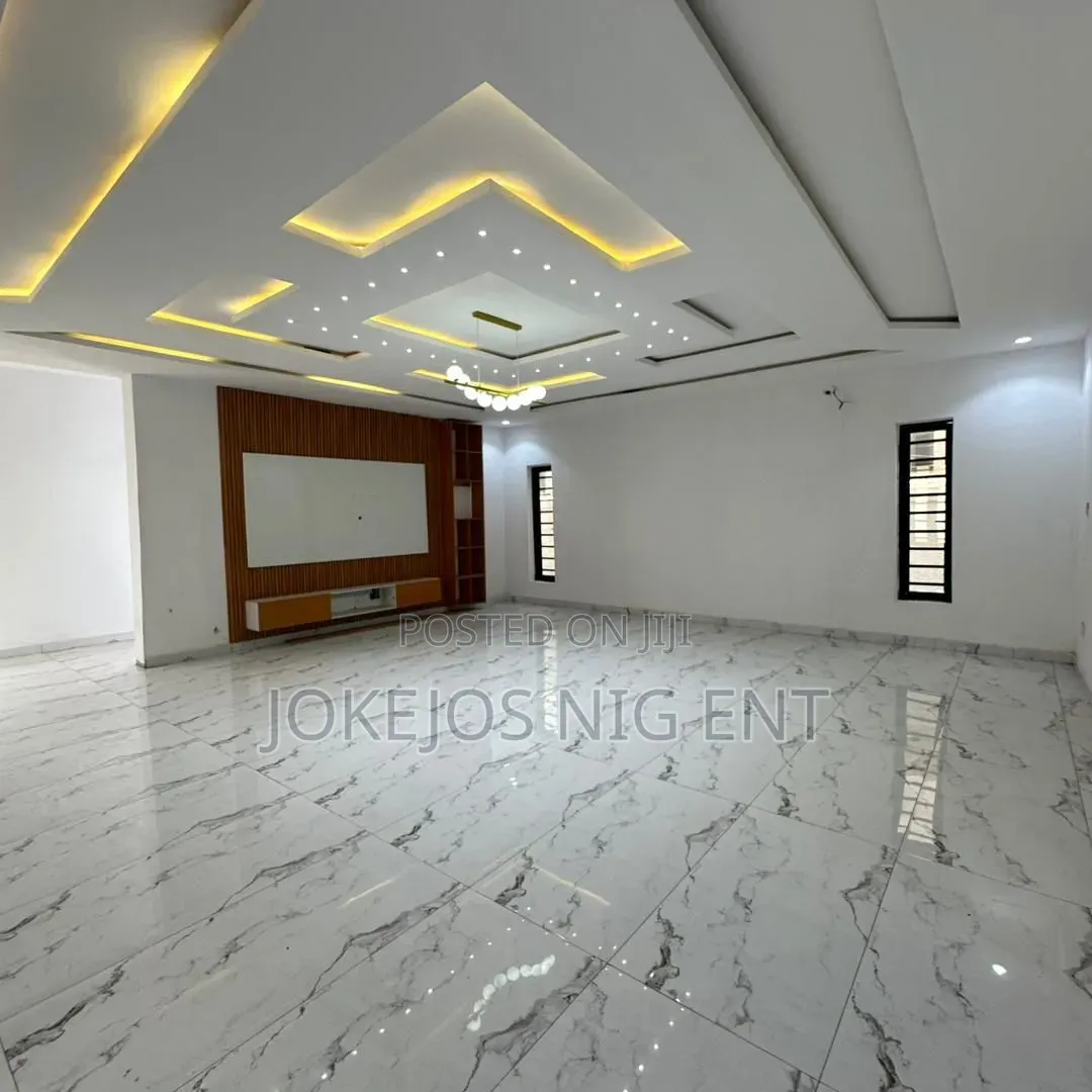 4bdrm Duplex in Ikota Gra for sale in Ikota