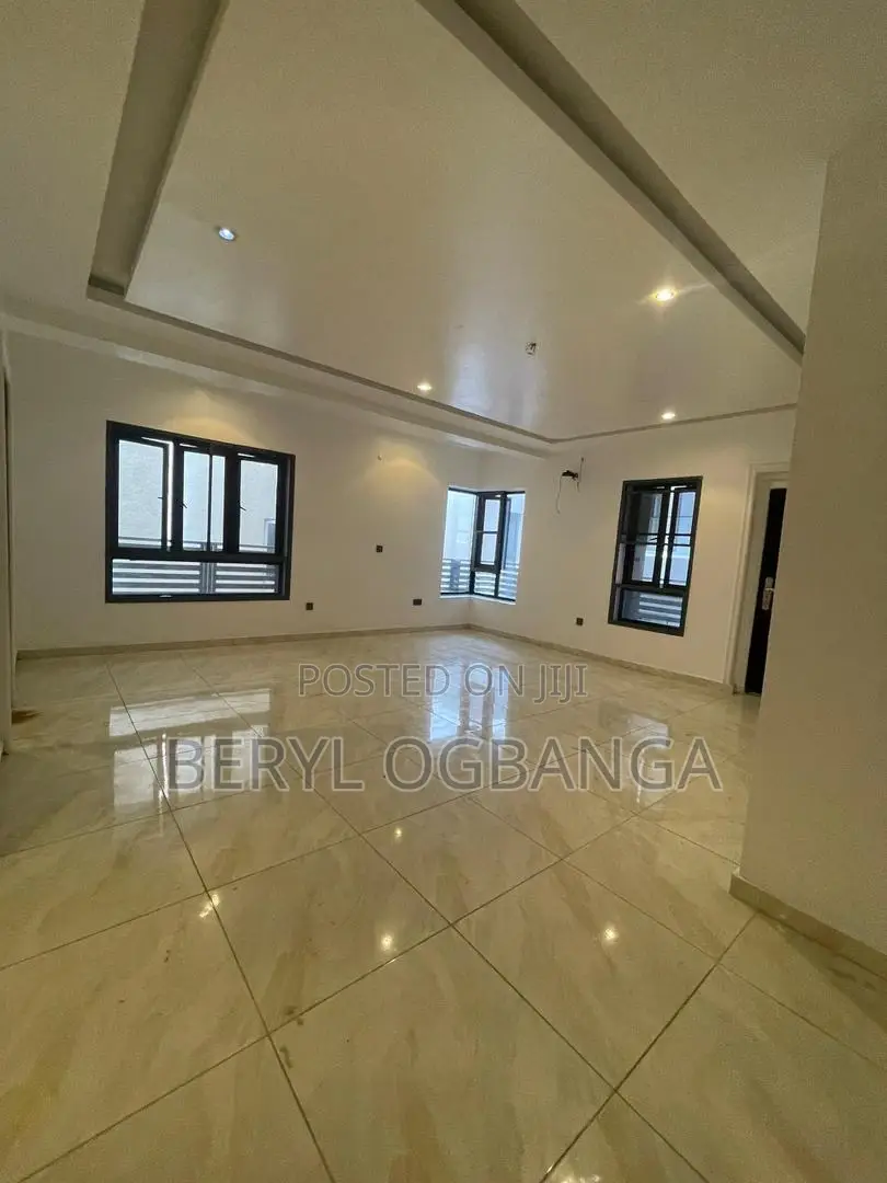 4bdrm Duplex in Ikate for sale in Ikate