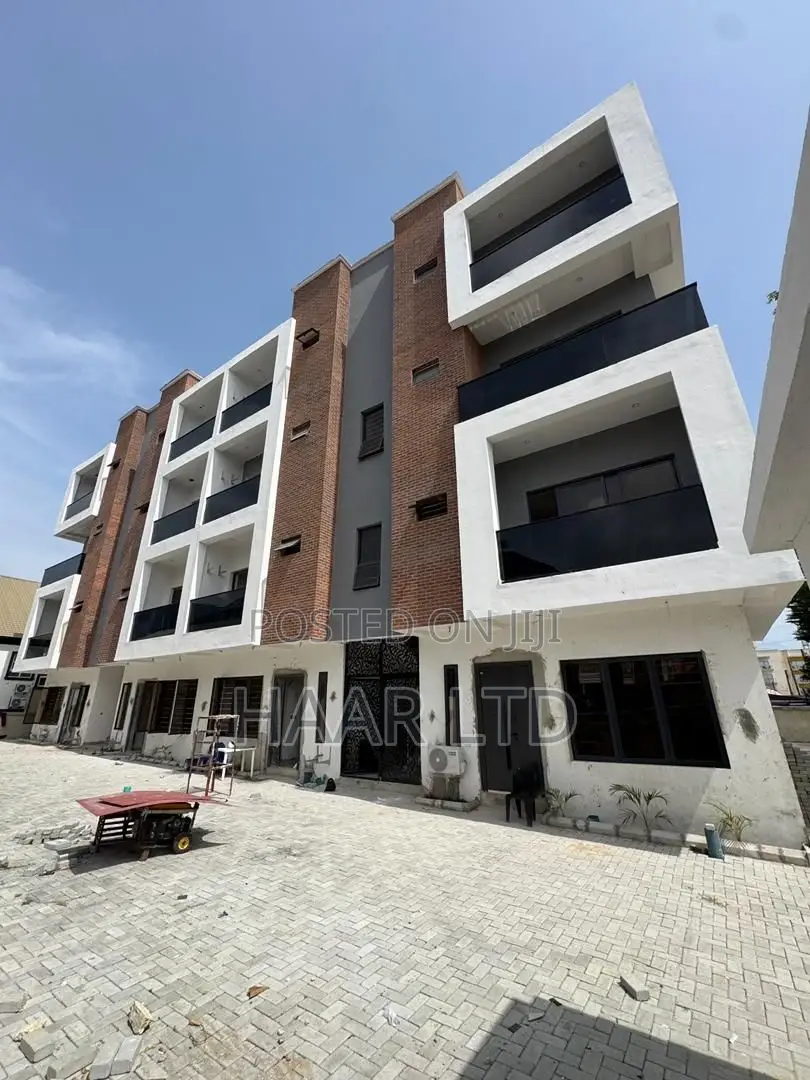 3bdrm Maisonette in Lekki Phase 1 for sale in Lekki Phase 1