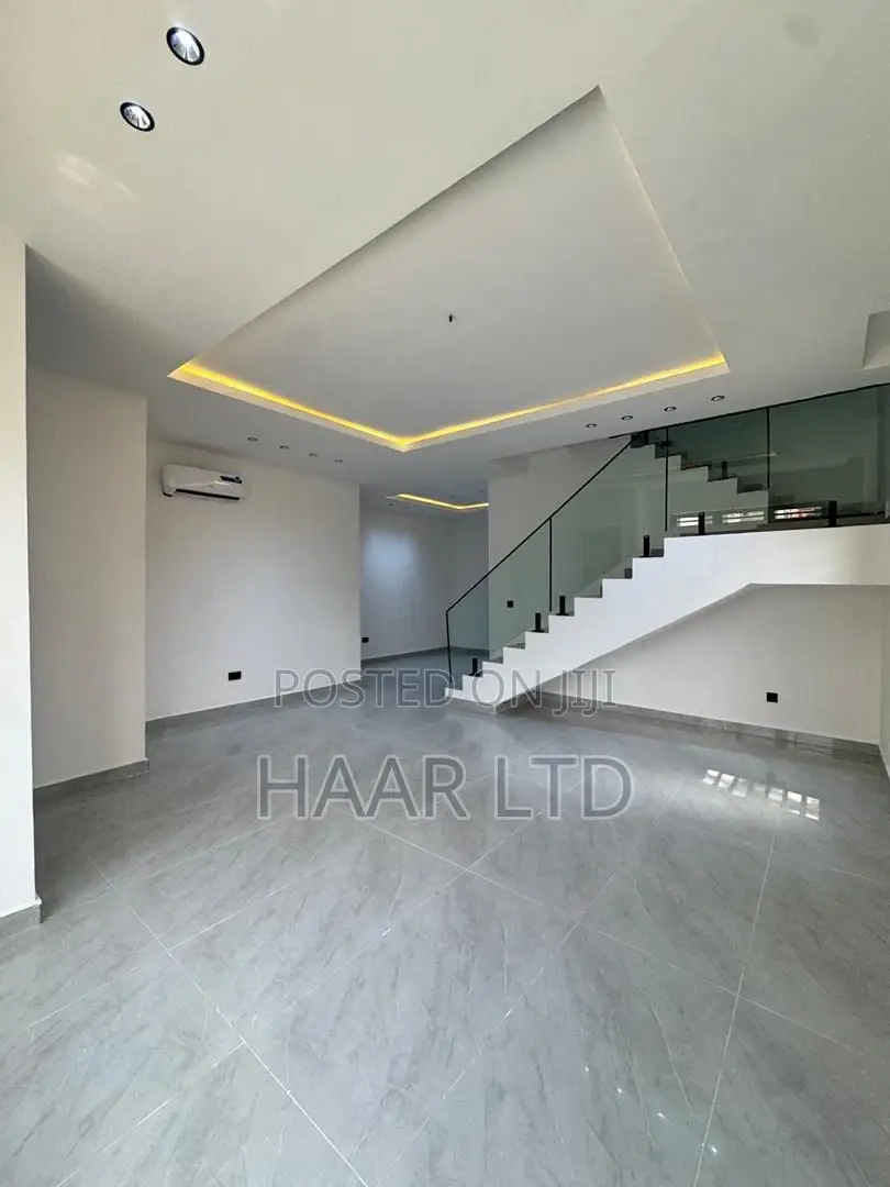 3bdrm Maisonette in Lekki Phase 1 for sale in Lekki Phase 1