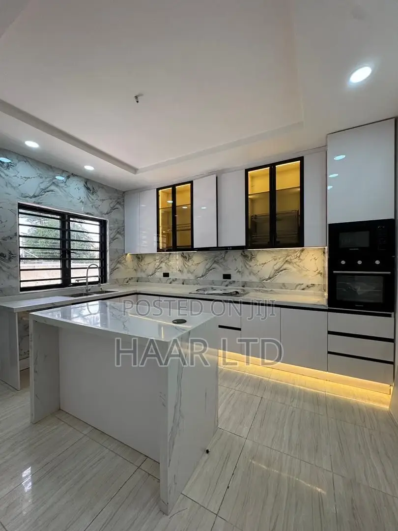 3bdrm Maisonette in Lekki Phase 1 for sale in Lekki Phase 1