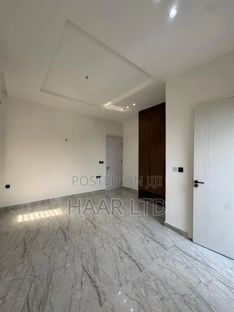 3bdrm Maisonette in Lekki Phase 1 for sale in Lekki Phase 1