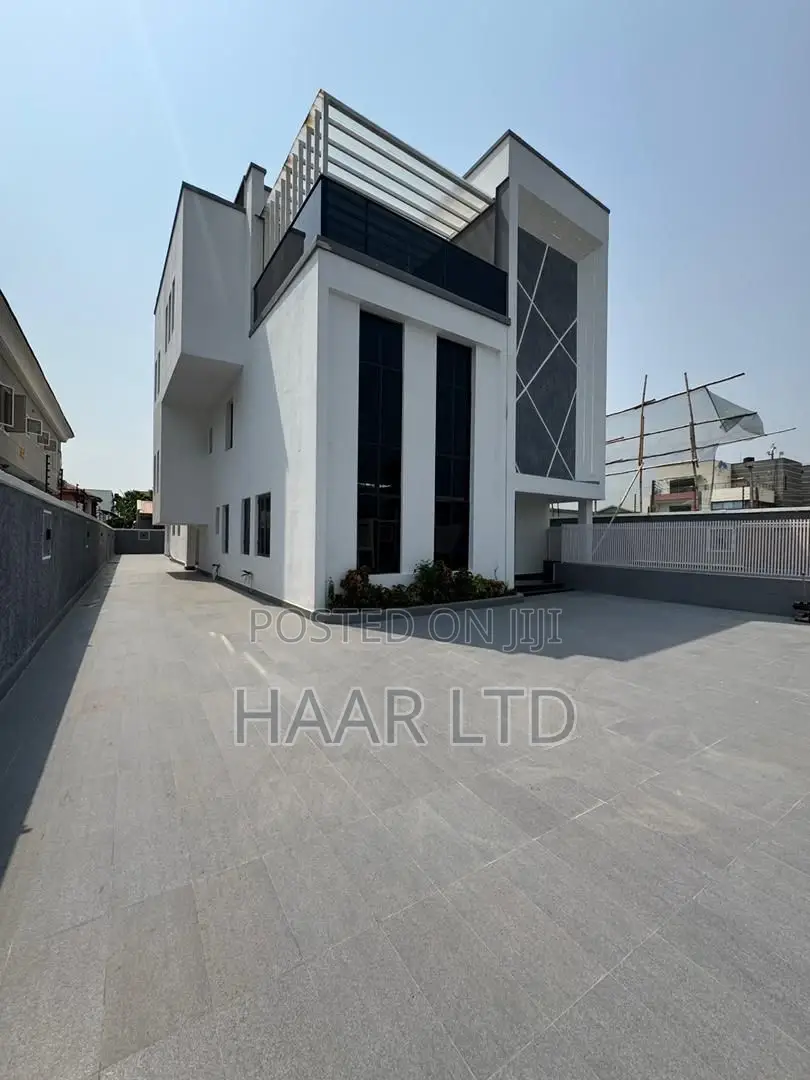 5bdrm Duplex in Lekki Phase 1 for sale in Lekki Phase 1