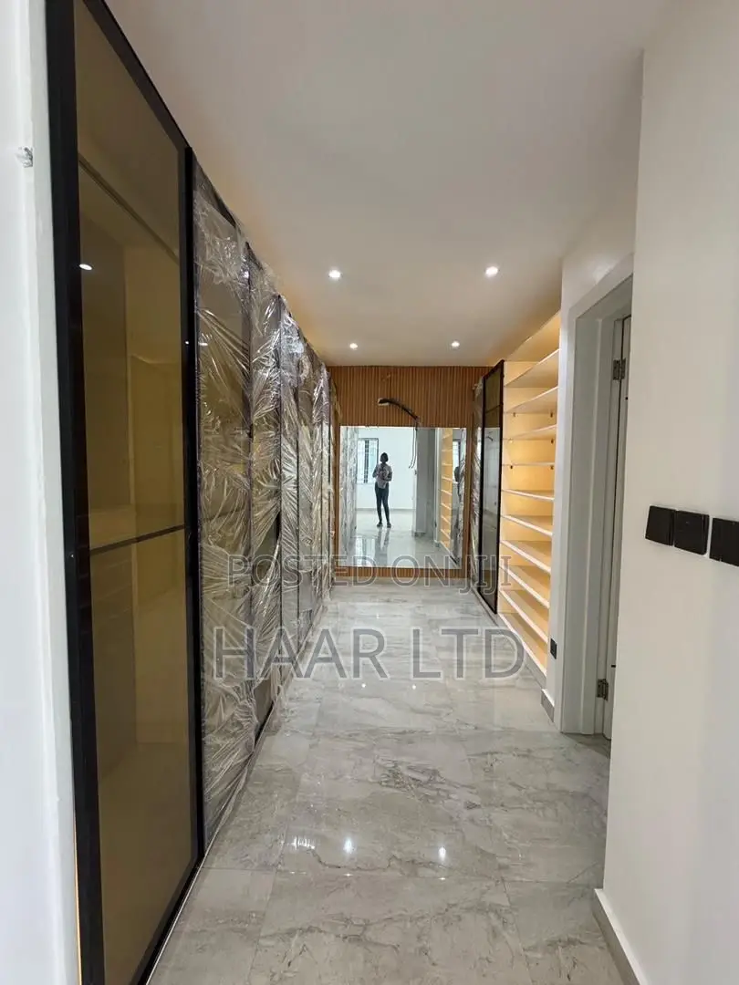 5bdrm Duplex in Lekki Phase 1 for sale in Lekki Phase 1