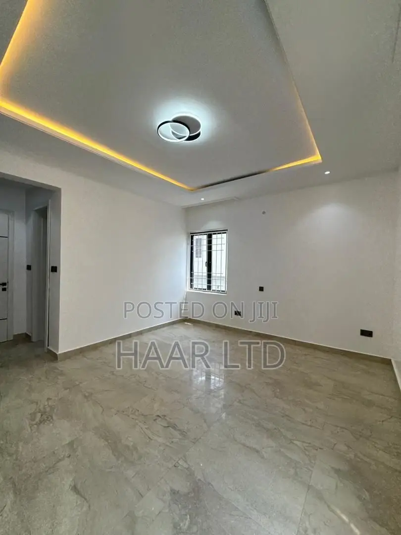 5bdrm Duplex in Lekki Phase 1 for sale in Lekki Phase 1