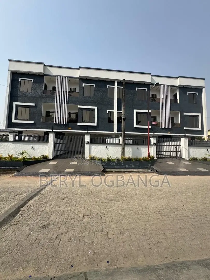 4bdrm Duplex in Lekki Phase 1 for sale in Lekki Phase 1