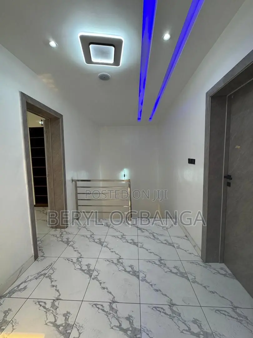 4bdrm Duplex in Lekki Phase 1 for sale in Lekki Phase 1