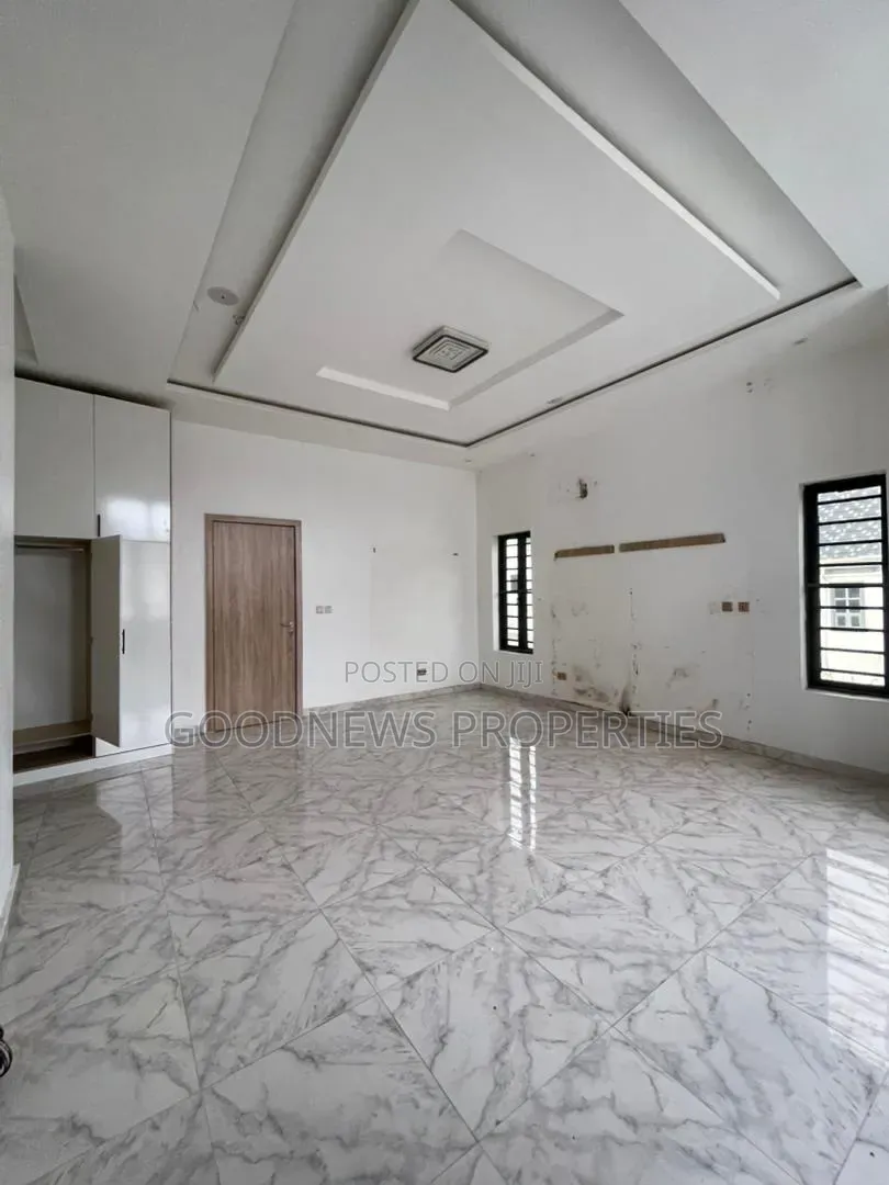 4bdrm Duplex in Orchid Road, Ikota for sale in Ikota