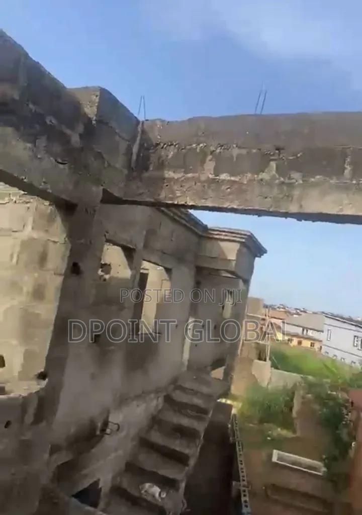 8bdrm Duplex in Not Estate, Baruwa for sale in Baruwa